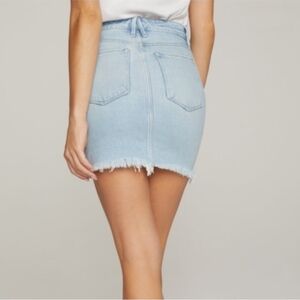 Good American Mini Frayed Denim Skirt Size 16